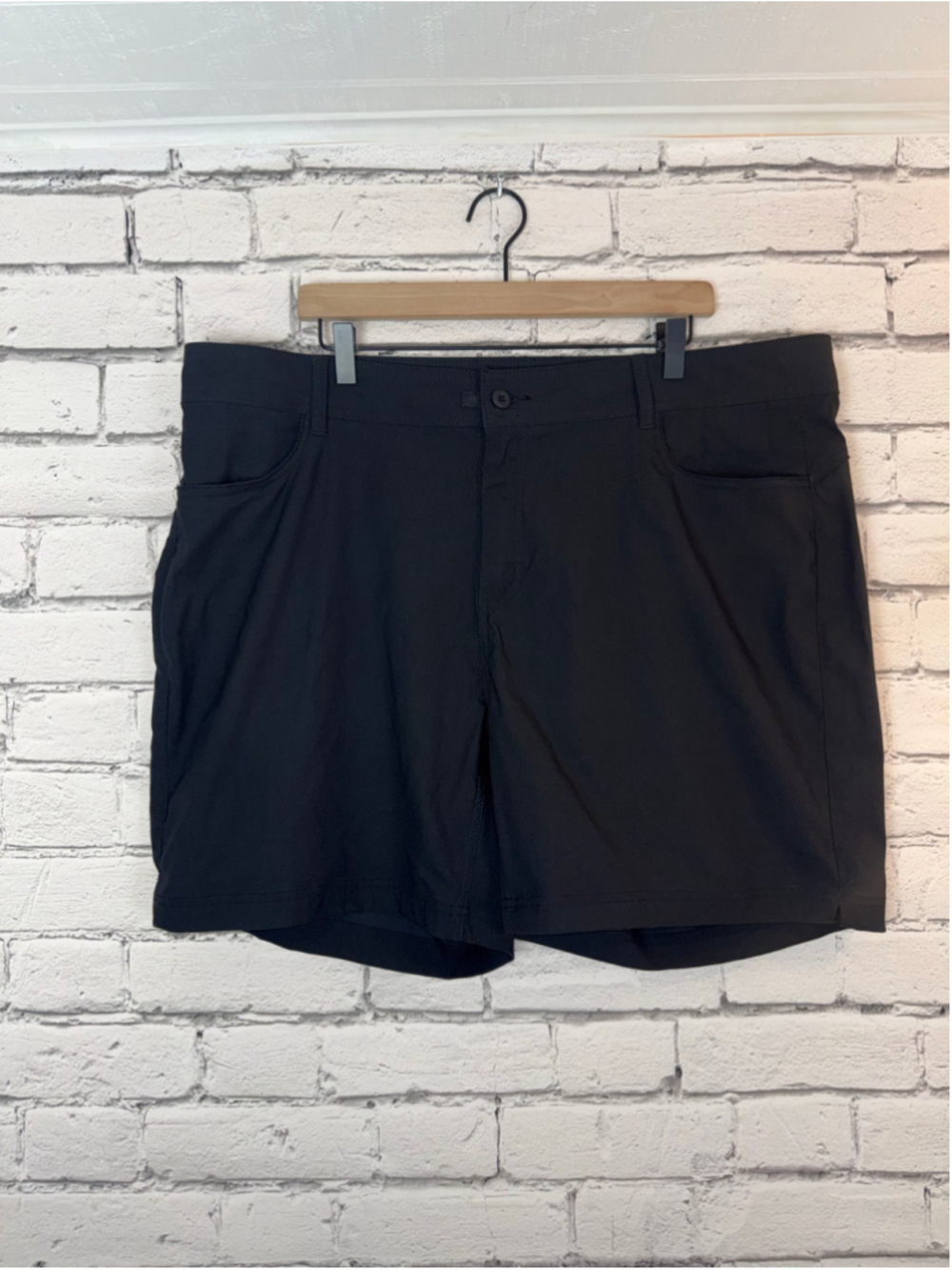 Women’s Prana Shorts size 20W Halle Short Plus II Black Hiking Active 7’ inseam - Picture 2 of 13